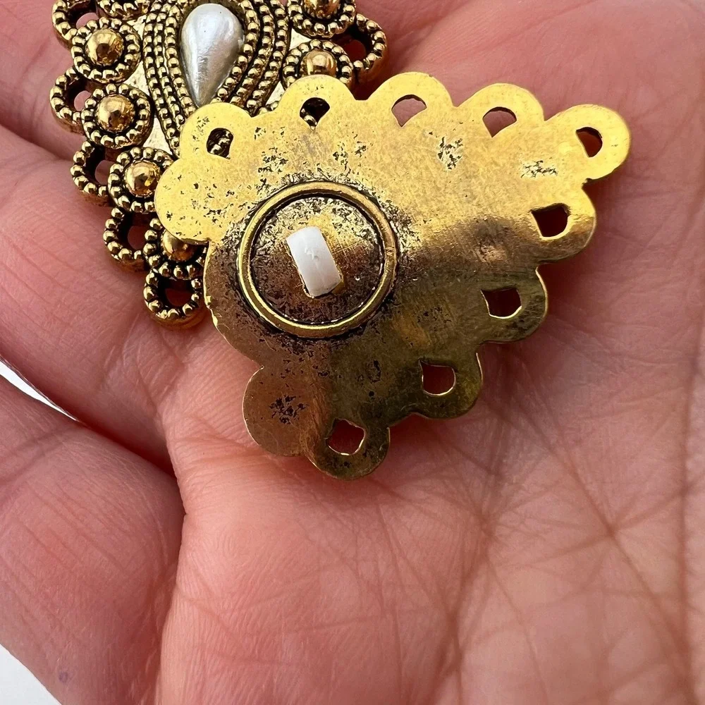 Lot‎ 13 Gold Tone Pearl Buttons Ornate Vintage Style Shank Sewing Craft